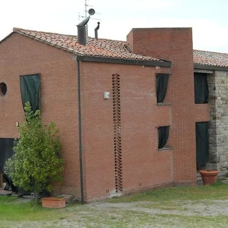 Apartman Sleeps 6 *